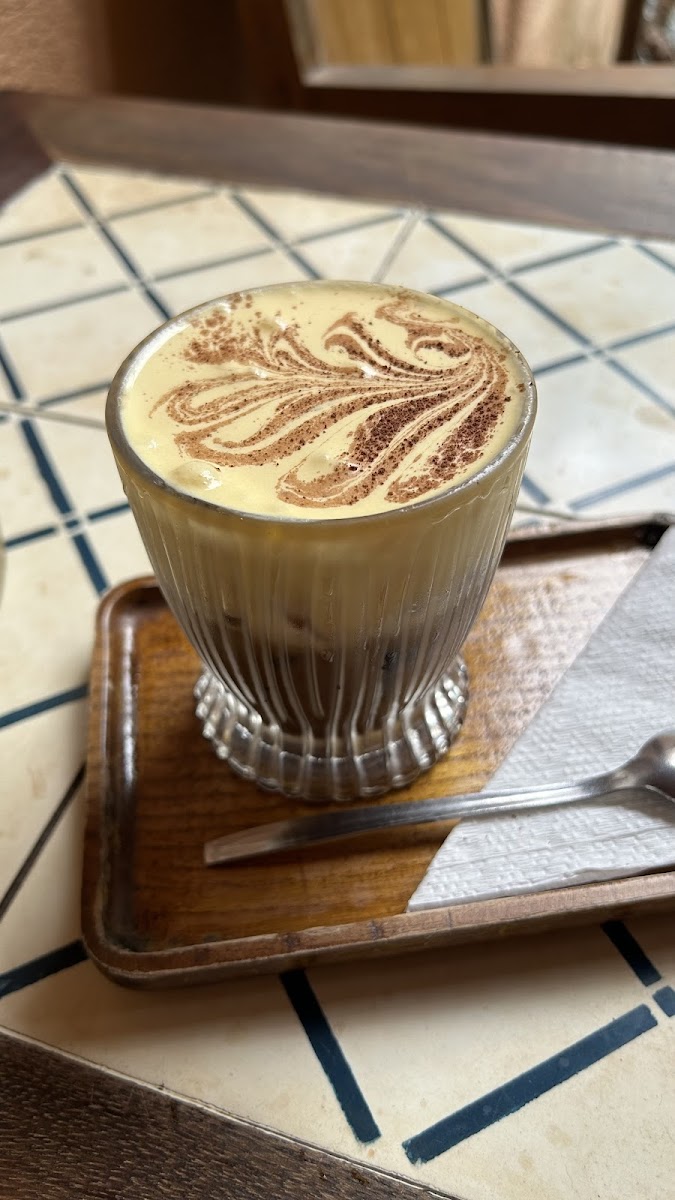 Hồ cá Cửa Ngõ Café