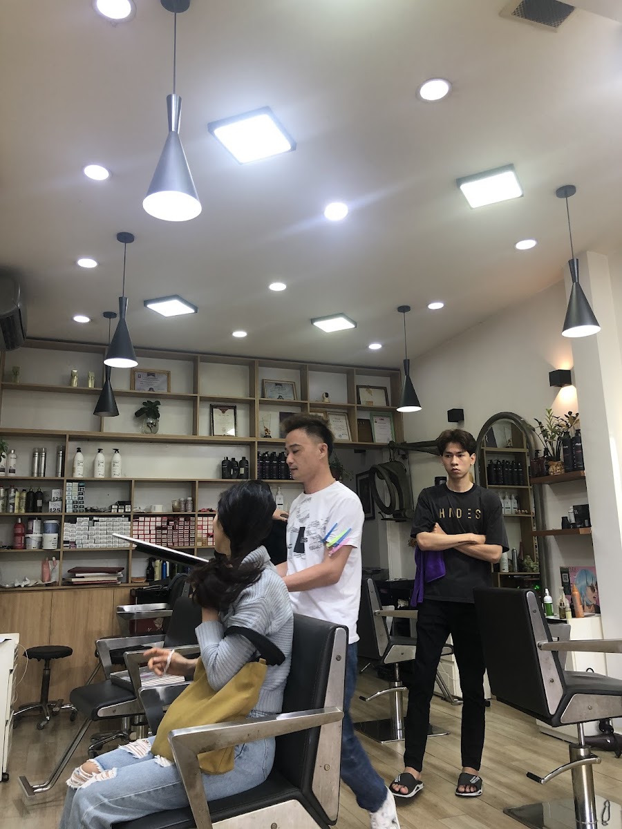 Ảnh công khai Salon HOÀNG HƯNG - Huế 10
